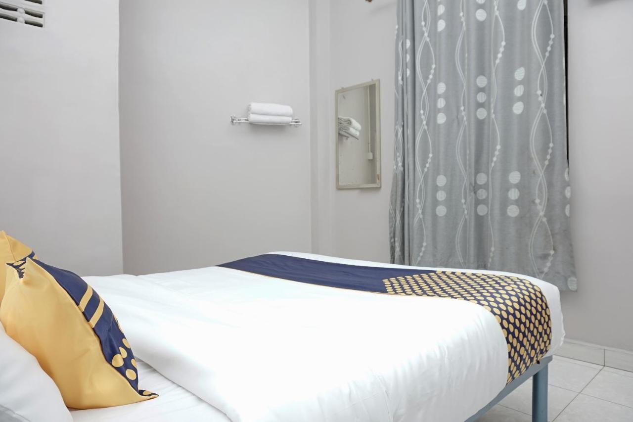 Oyo 2200 Hotel Gunung Sari Rantauprapat Екстер'єр фото