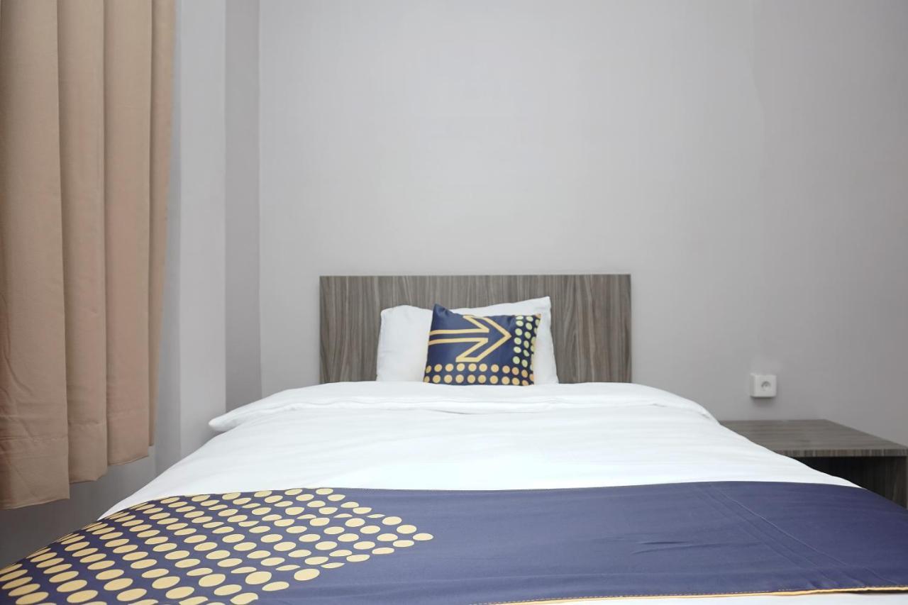 Oyo 2200 Hotel Gunung Sari Rantauprapat Екстер'єр фото