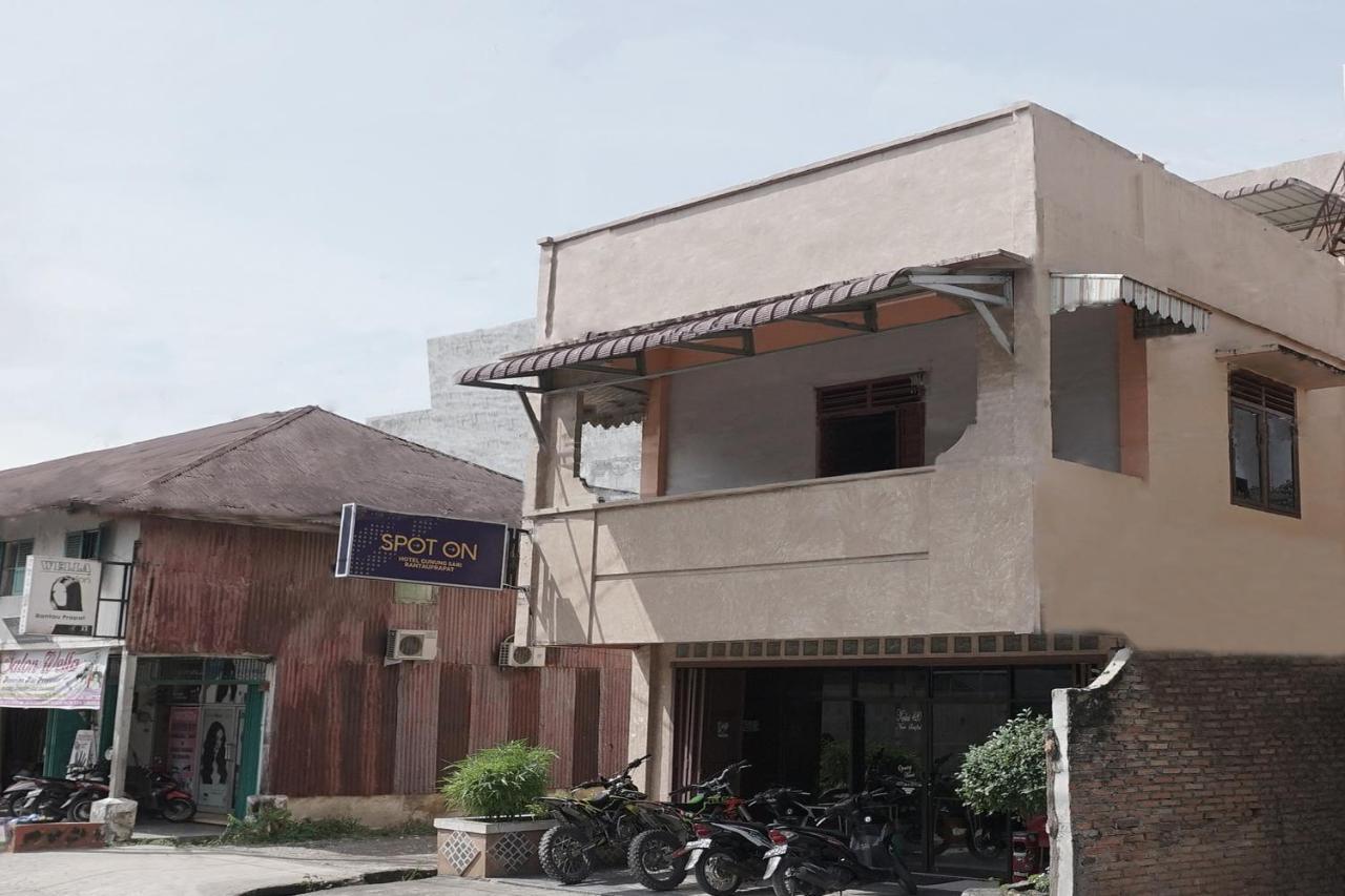 Oyo 2200 Hotel Gunung Sari Rantauprapat Екстер'єр фото